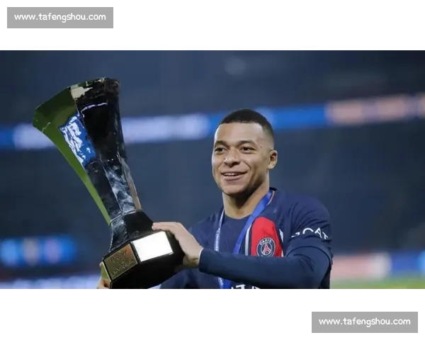 姆巴佩严守皇马隔离令 酒店足不出户靠水果宝矿力度日 姆巴佩严守皇马隔离令 酒店足不出户靠水果宝矿力度日